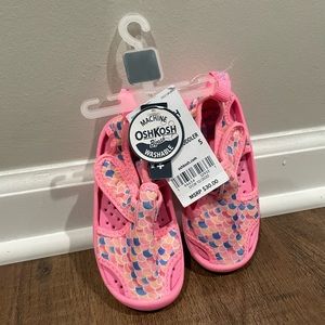 Oshkosh Girls Water Shoe Size 5